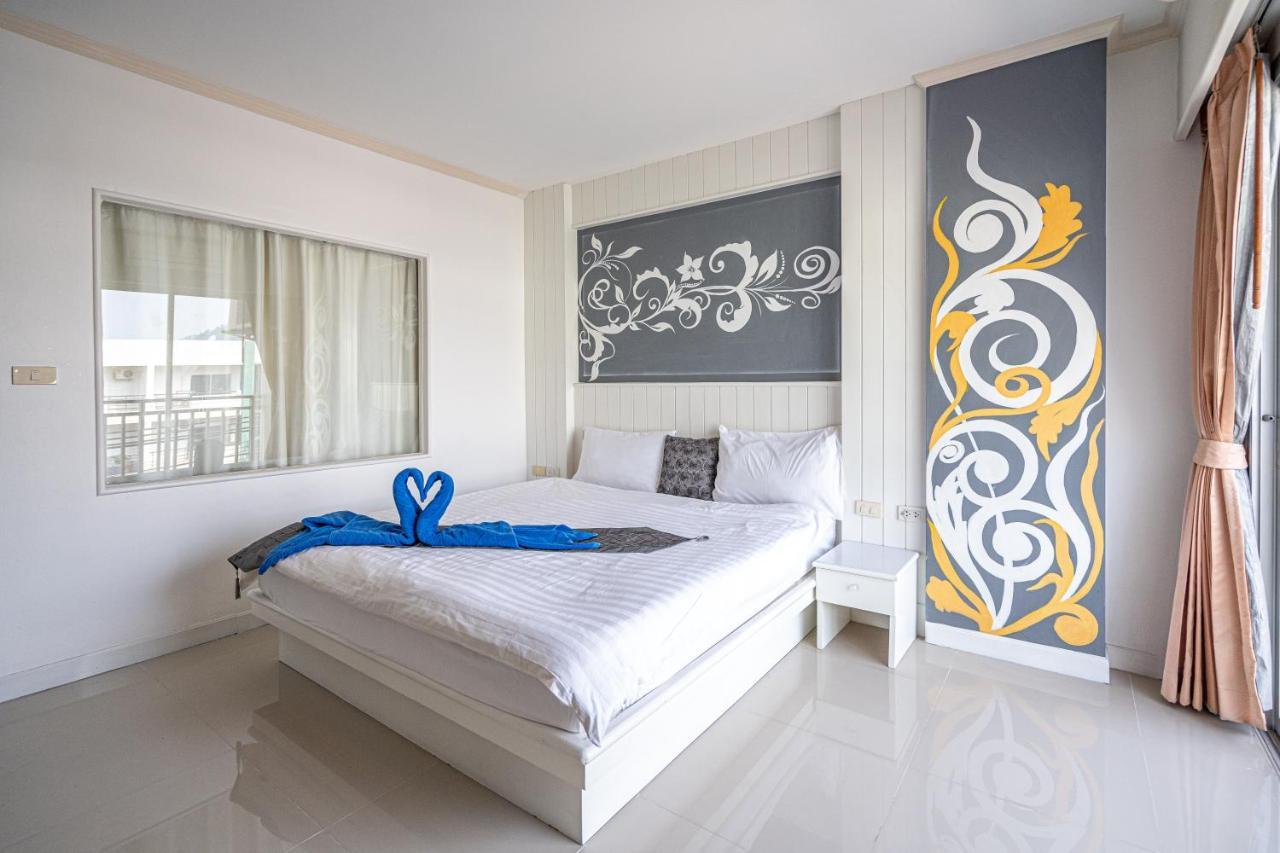 Отель Santi White House Patong Экстерьер фото