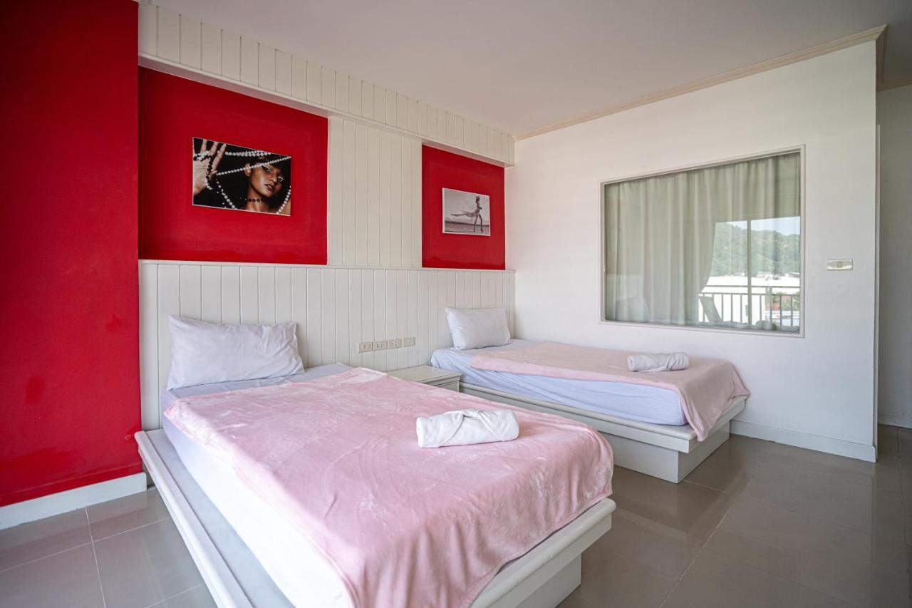Отель Santi White House Patong Экстерьер фото
