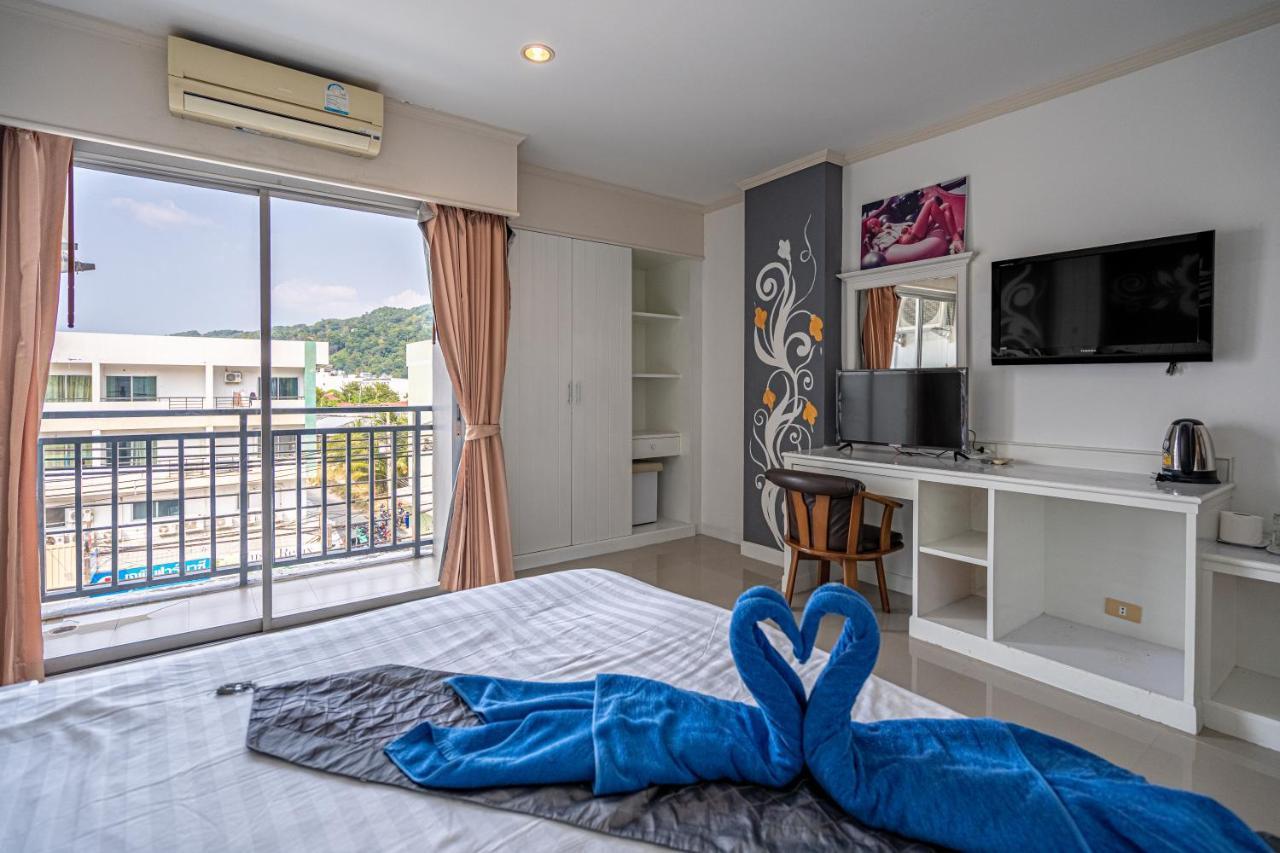 Отель Santi White House Patong Экстерьер фото