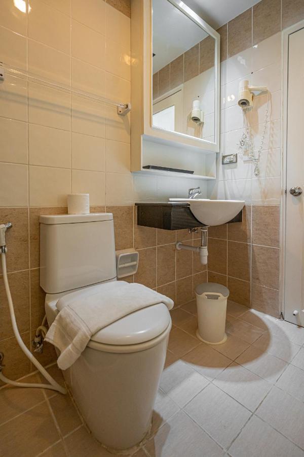 Отель Santi White House Patong Экстерьер фото