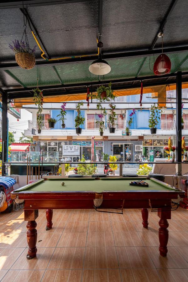 Отель Santi White House Patong Экстерьер фото
